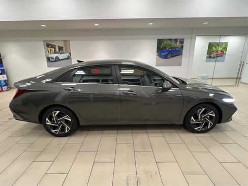 New 2026 Hyundai Elantra Limited image 6