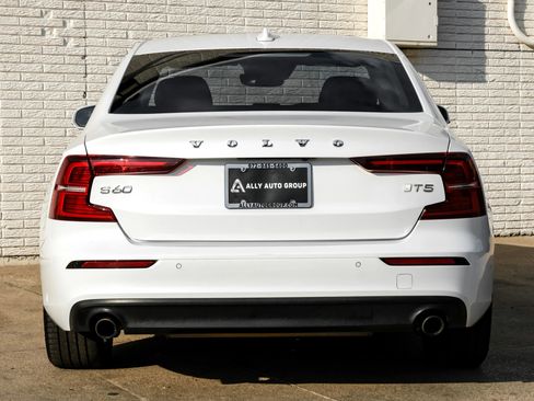 Used 2020 Volvo S60 T5 Momentum image 9