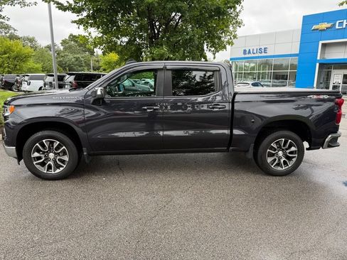 Used 2022 Chevrolet Silverado 1500 LT AWD/4WD image 2
