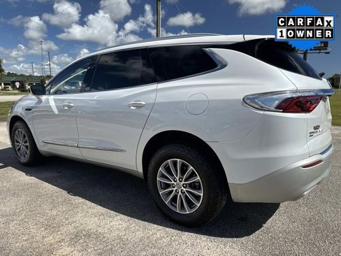 Used 2023 Buick Enclave Essence image 6