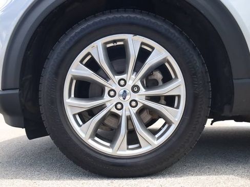 Used 2023 Ford Explorer Limited AWD/4WD image 9