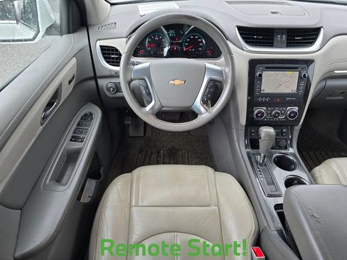 Used 2017 Chevrolet Traverse LT FWD image 18