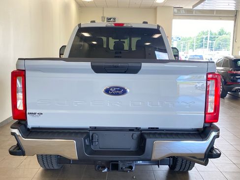 New 2026 Ford F250 XLT w/ FX4 Off-Road Package AWD/4WD image 6