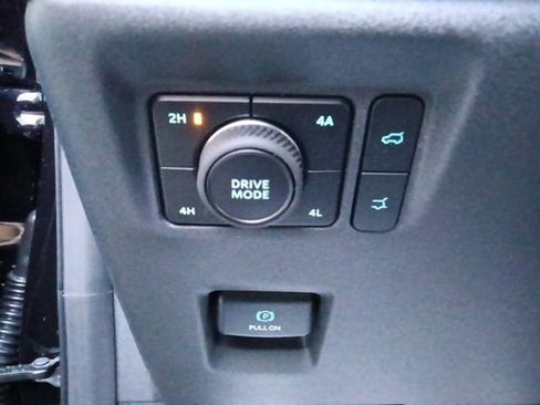 New 2026 Ford Expedition Active image 17