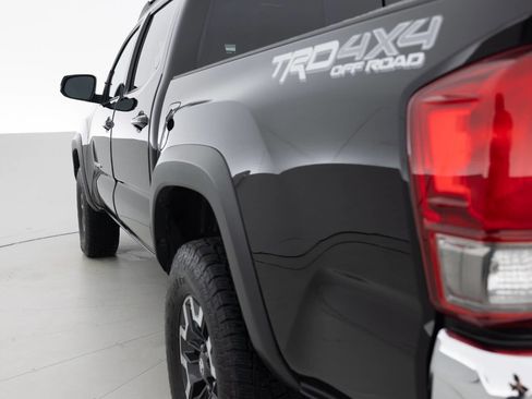 Used 2017 Toyota Tacoma SR5 image 13