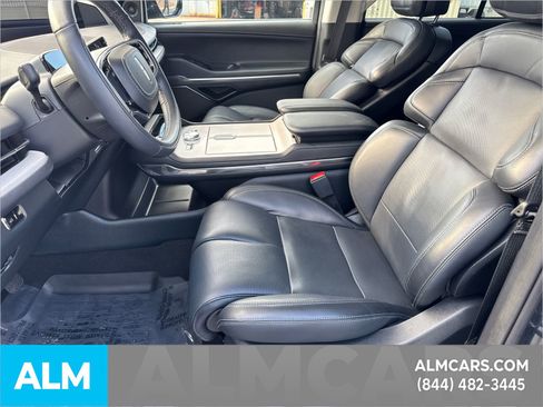 Used 2025 Lincoln Navigator L Reserve image 10