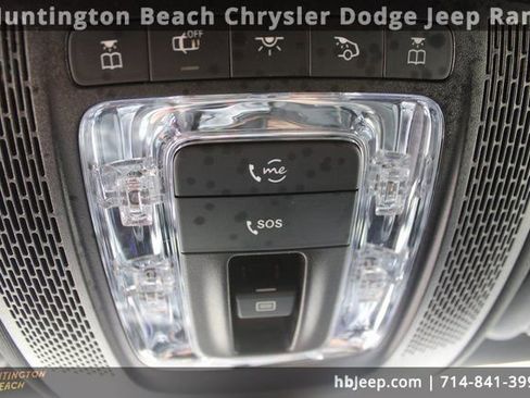 Used 2022 Mercedes-Benz CLA 35 AMG 4MATIC image 35