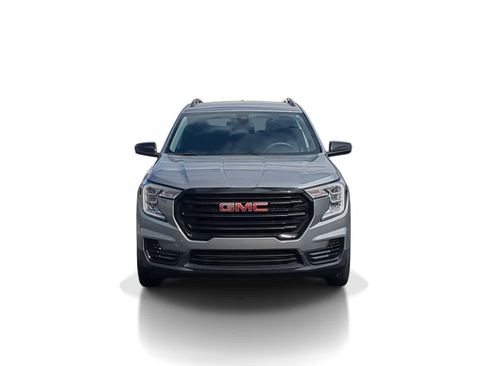 Used 2023 GMC Terrain SLE w/ Driver Convenience Package image 3