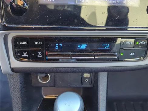 Used 2019 Toyota Corolla LE image 20