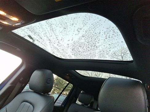 Used 2021 Mercedes-Benz GLB 250 4MATIC image 11