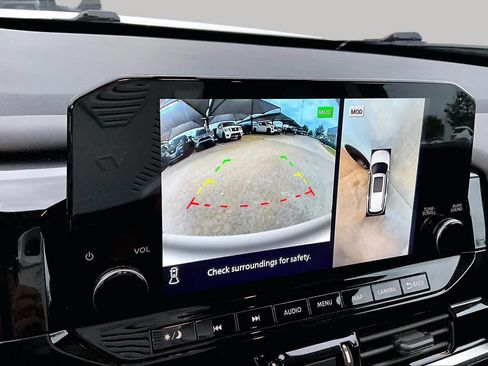 Used 2025 Nissan Pathfinder Platinum w/ Cargo Package FWD image 25
