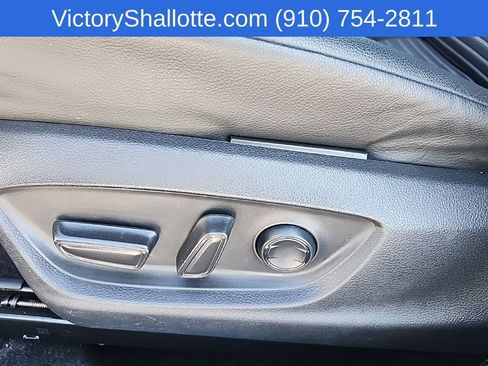 Used 2022 Toyota Camry SE w/ Audio Upgrade Package image 19