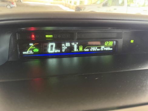 Used 2014 Toyota Prius V Two image 4