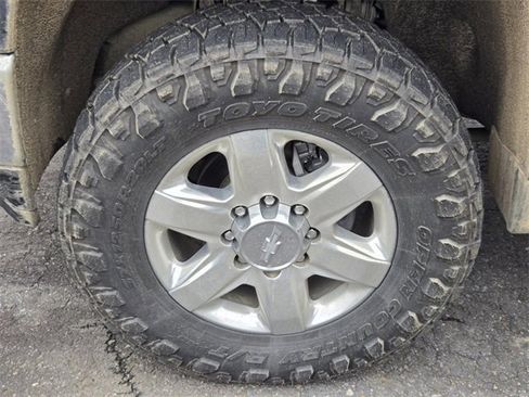 Used 2020 Chevrolet Silverado 2500 LTZ w/ LTZ Premium Package image 11