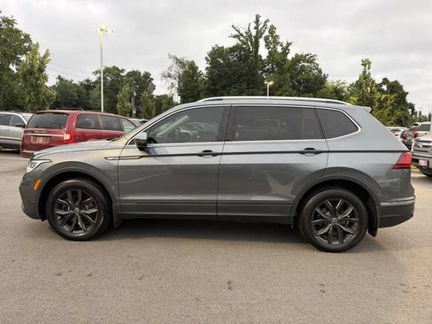 Used 2024 Volkswagen Tiguan SE FWD image 11