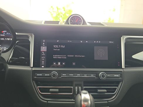 Used 2020 Porsche Macan AWD/4WD image 20