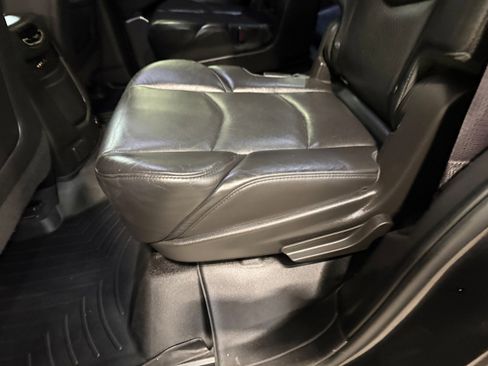 Used 2015 Cadillac Escalade Premium AWD/4WD image 36