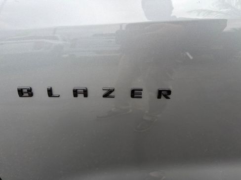 Used 2025 Chevrolet Blazer RS w/ LPO, 'HIT The Road' Package AWD/4WD image 39