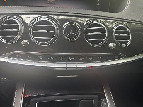 Used 2020 Mercedes-Benz S 560 Sedan w/ AMG Line Exterior image 18