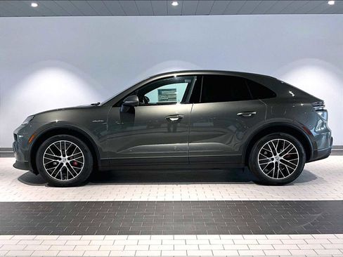 New 2025 Porsche Macan 4S Electric image 2