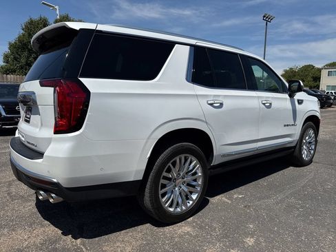 Used 2023 GMC Yukon Denali w/ Advanced Technology Package AWD/4WD image 4