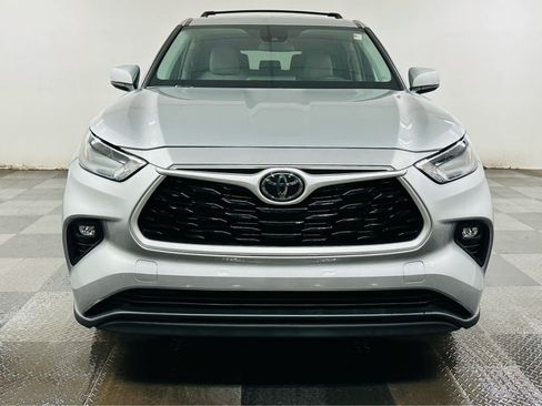 Certified 2023 Toyota Highlander LE image 2