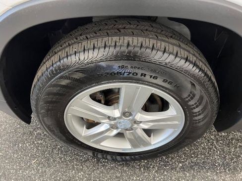 Used 2020 Chevrolet Trax LS w/ Tint and Cruise Package AWD/4WD image 33