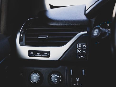 Used 2019 Chevrolet Tahoe Premier image 16