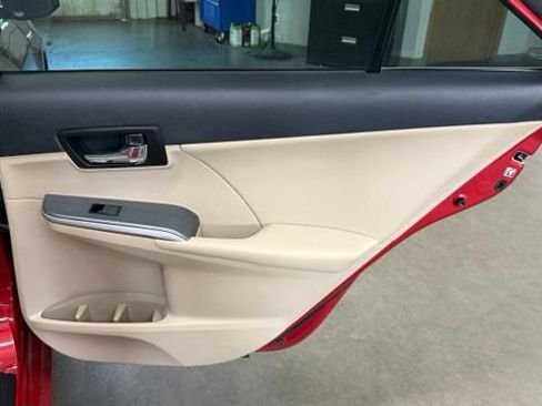 Used 2013 Toyota Camry XLE FWD image 29