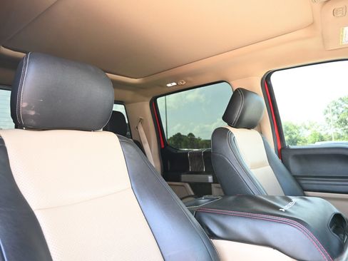 Used 2017 Ford F250 Lariat w/ Lariat Ultimate Package AWD/4WD image 28