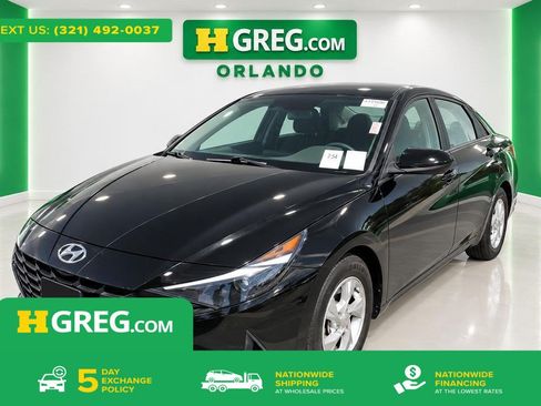 Used 2021 Hyundai Elantra SE FWD image 1