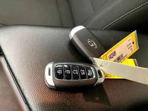 Used 2023 Hyundai Elantra SEL image 11