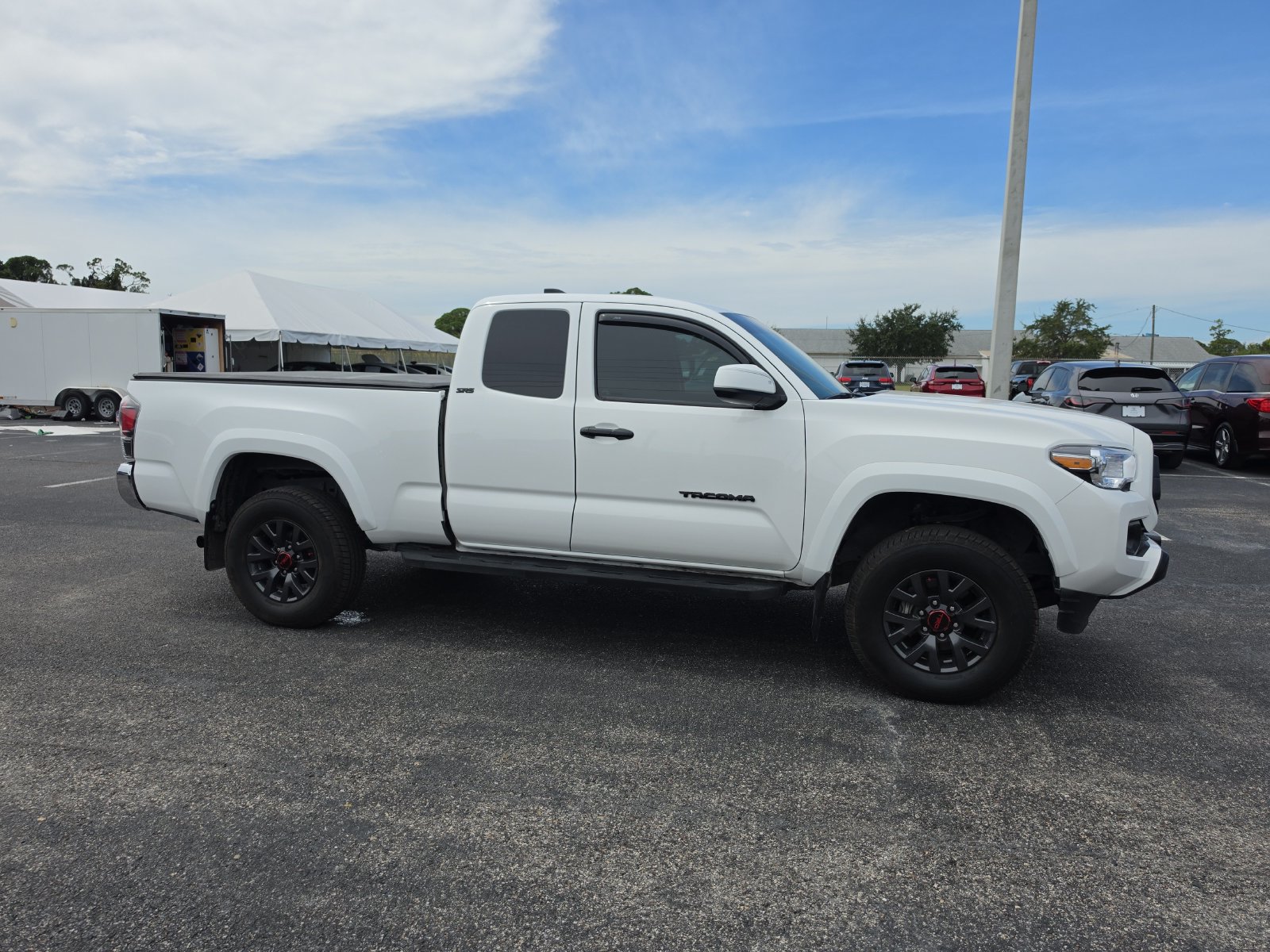 Used 2022 Toyota Tacoma SR5 RWD image 2