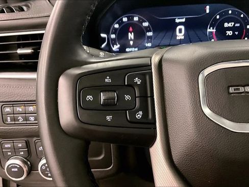 Used 2024 GMC Yukon XL Denali AWD/4WD image 27