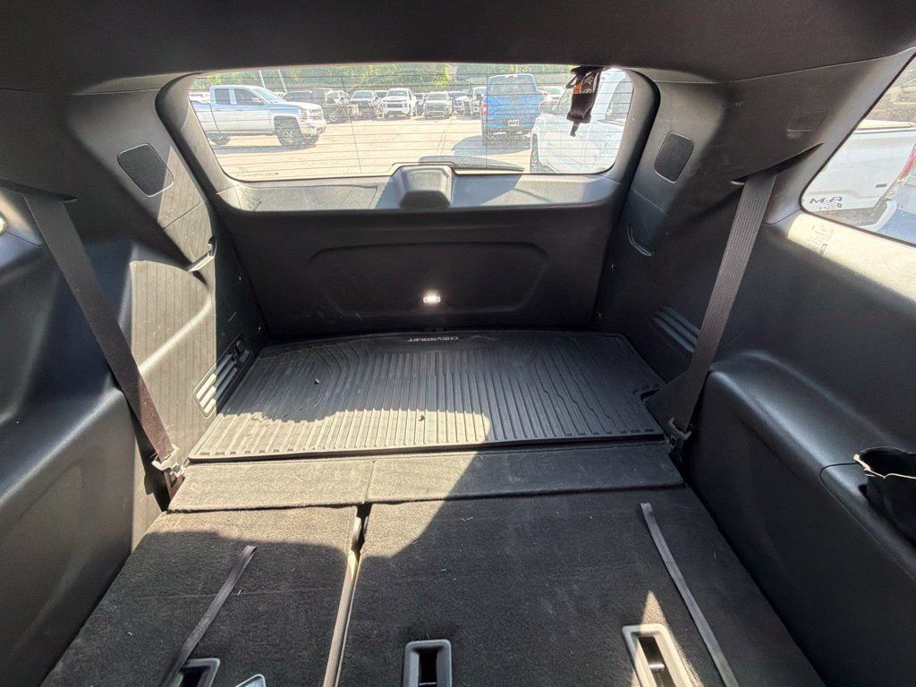 Used 2022 Chevrolet Traverse LS FWD image 8