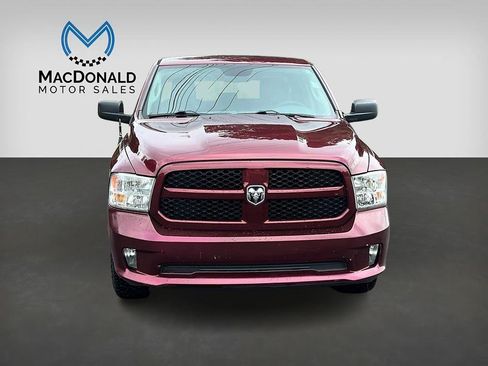 Used 2017 RAM 1500 Express RWD image 3
