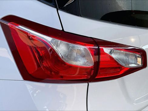 Used 2018 Chevrolet Equinox LS FWD image 28