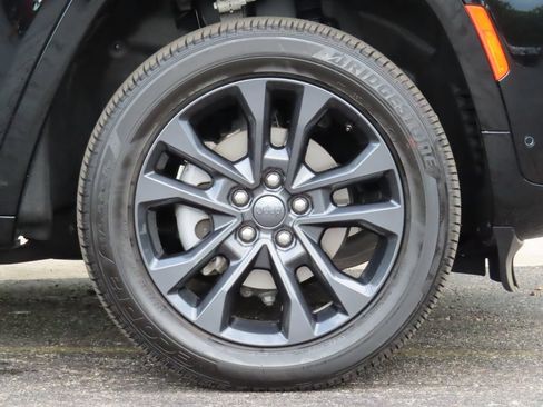 Certified 2026 Jeep Grand Cherokee Limited AWD/4WD image 12