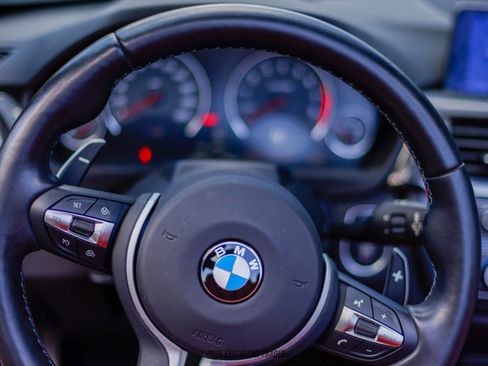 Used 2015 BMW M4 Convertible image 68