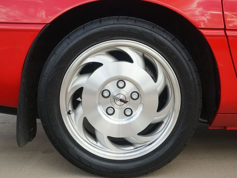 Used 1993 Chevrolet Corvette Coupe RWD image 40