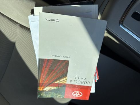 Used 2013 Toyota Corolla LE image 22