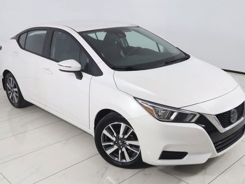 Used 2020 Nissan Versa SV image 13