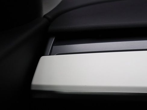 Used 2021 Tesla Model Y Long Range image 54