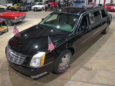 Used 2008 Cadillac DTS Limousine FWD image 15