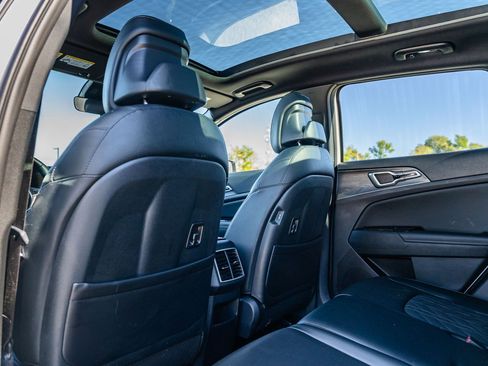 Used 2025 Kia Sportage X-Line w/ Premium Package image 16