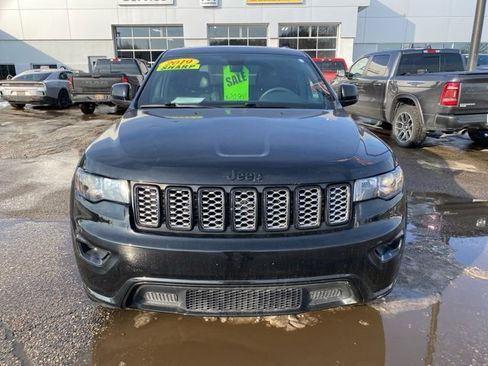 Used 2019 Jeep Grand Cherokee Altitude image 11