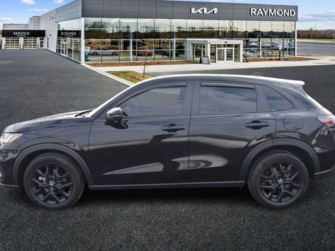 Used 2025 Honda HR-V Sport image 6