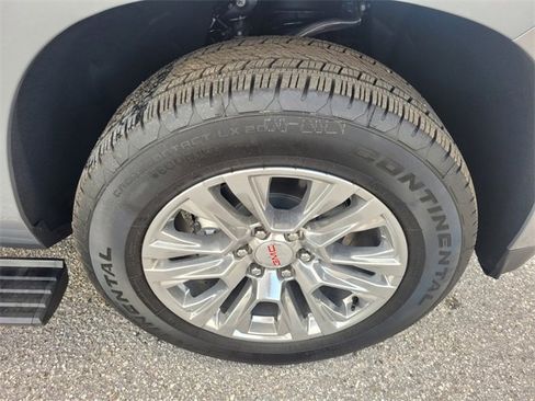 New 2026 GMC Yukon XL Denali image 18