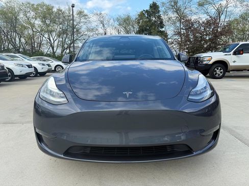 Used 2020 Tesla Model Y Long Range image 2