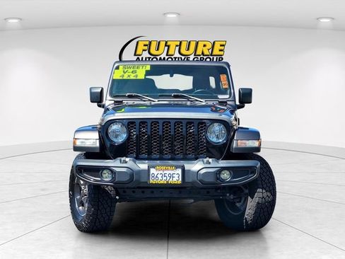Used 2021 Jeep Gladiator Sport AWD/4WD image 2
